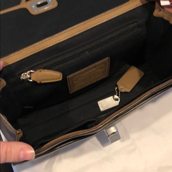 Coach Cross Body - Picture 3 of 5